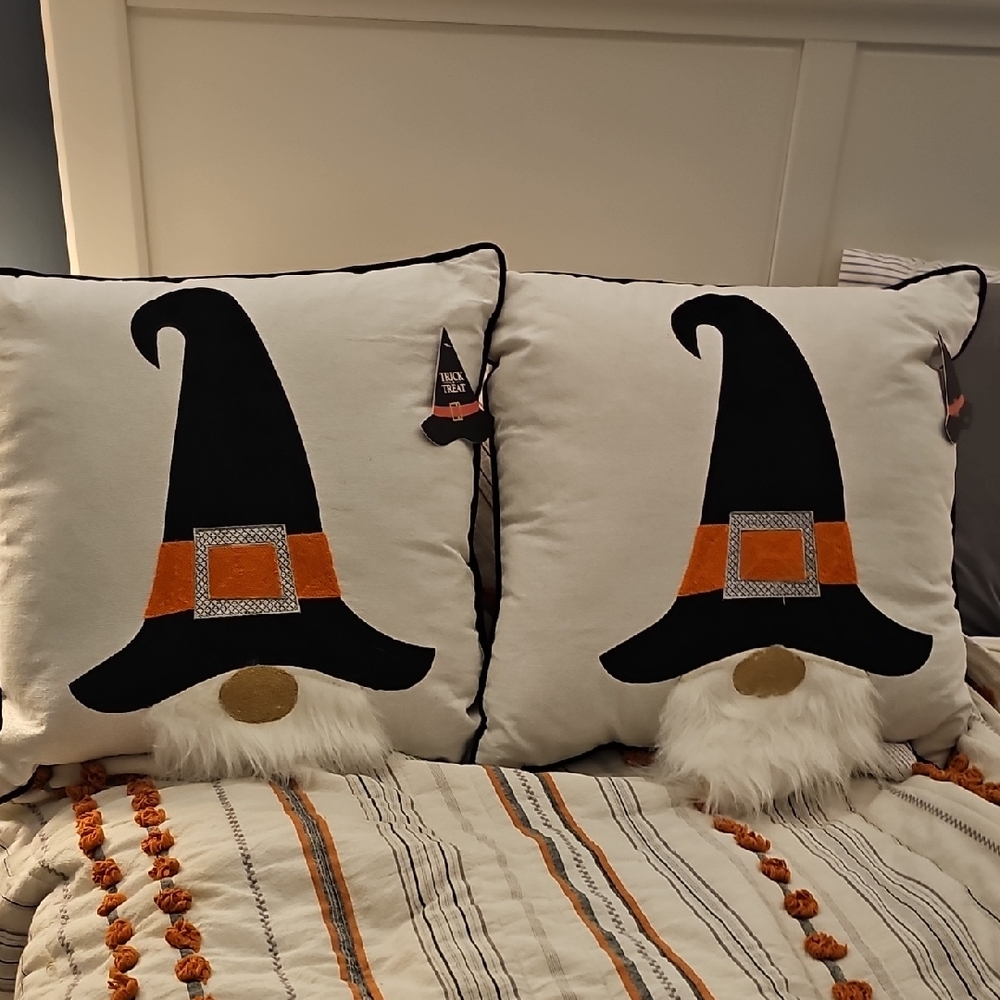 NWT Gnome Halloween 2 Pillows Accent Black White Orange Embroidered Fur Sparkle